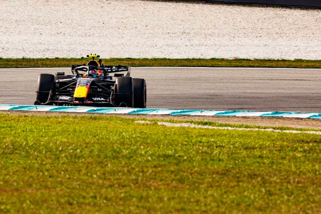RECORD DATE NOT STATED 3rd October 2026; Sepang IC, Kuala Lumpur, Malaysia; Formula 1, Bahrain Grand Prix, Qualifying Day; Isack Hadjar (6) of France and Oracle Red Bull Racing during qualifying at the Bahrain Grand Prix StephenxBlackberry