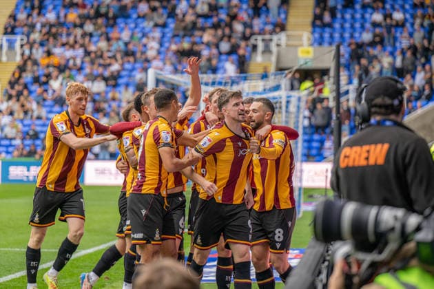 Reading v Bradford City, EFL Sky Bet League 1 Goal! Jake Beesley of Bradford City celebrates as he scores during the EFL Sky Bet League 1 match between Reading and Bradford City at the Select Car Leasing Stadium, Reading, UK on 3 October 2026. Reading Select Car Leasing Stadium Berkshire UK Editorial use only DataCo restrictions apply See www.football-dataco.com , Copyright: xStevexBaileyx PSI-24965-0047