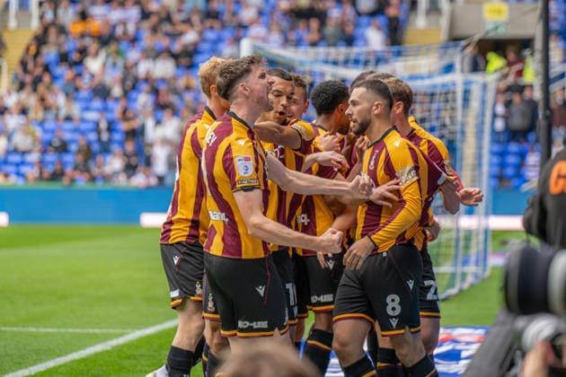 Reading v Bradford City, EFL Sky Bet League 1 Goal! Jake Beesley of Bradford City celebrates as he scores during the EFL Sky Bet League 1 match between Reading and Bradford City at the Select Car Leasing Stadium, Reading, UK on 3 October 2026. Reading Select Car Leasing Stadium Berkshire UK Editorial use only DataCo restrictions apply See www.football-dataco.com , Copyright: xStevexBaileyx PSI-24965-0048