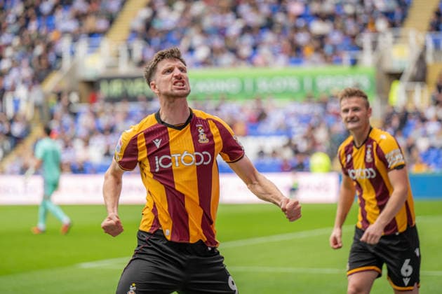 Reading v Bradford City, EFL Sky Bet League 1 Goal! Jake Beesley of Bradford City celebrates as he scores during the EFL Sky Bet League 1 match between Reading and Bradford City at the Select Car Leasing Stadium, Reading, UK on 3 October 2026. Reading Select Car Leasing Stadium Berkshire UK Editorial use only DataCo restrictions apply See www.football-dataco.com , Copyright: xStevexBaileyx PSI-24965-0051
