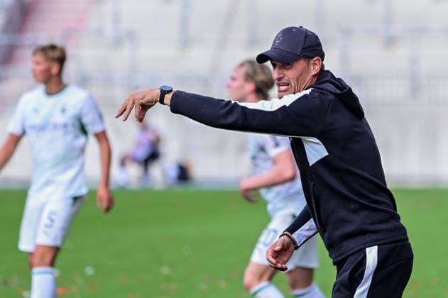Alexander Blessin, Coach, Gladbach, Germany; Hamburg, Millerntor Stadium; Soccer; Bundesliga 1 and 2; FC St. Pauli, Borussia Mönchengladbach