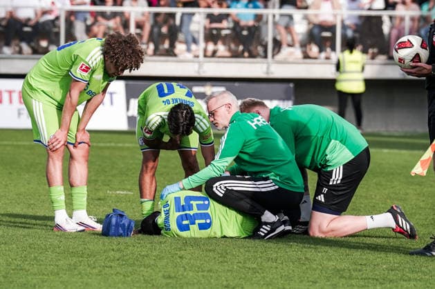 Soccer Austria Friendly Match 2025 2026 03 10 2026 SC Austria Lustenau vs. FC Schalke 04 SUN MINIMEAL Arena Lustenau, Austria Jean Paul Ndiaye Schalke 04 is receiving treatment for an injury Copyright: xLUKAxKOLANOVICx