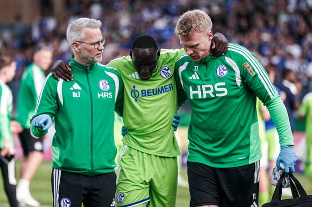 Soccer Austria Friendly Match 2025 2026 03 10 2026 SC Austria Lustenau vs. FC Schalke 04 SUN MINIMEAL Arena Lustenau, Austria Jean Paul Ndiaye Schalke 04 is carried off the field injured Copyright: xLUKAxKOLANOVICx