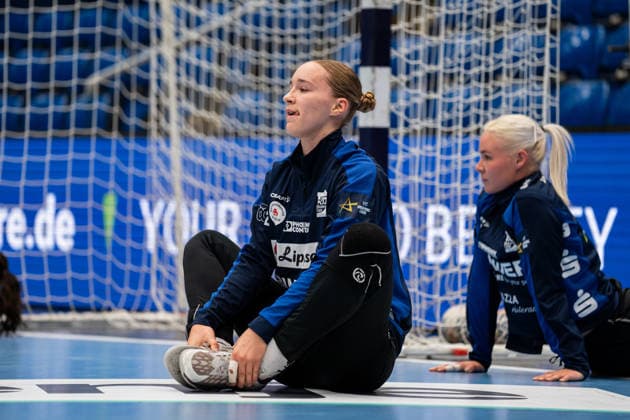 HSG Blomberg Lippe (GER) vs. HC Podravka (CRO), Handball, EHF Champions League Women, Group Stage, October 3, 2026, 2026–2027 Season, Lemgo: Nieke Kuehne of HSG Blomberg Lippe, No. 9, warming up at the Lemgo Phoenix Contact Arena in Germany