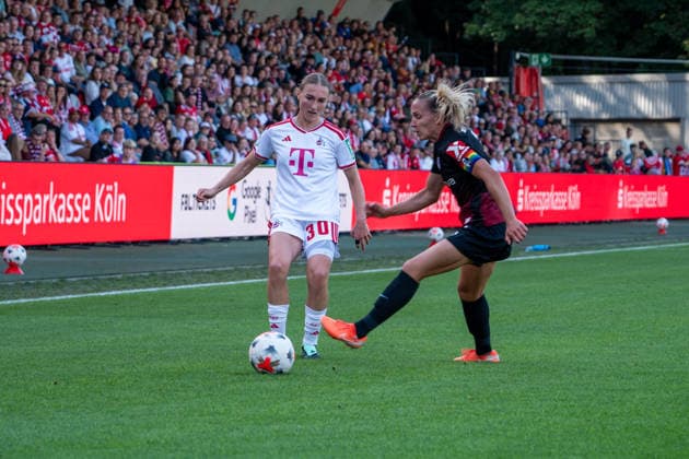Germany Google Pixel Women s Bundesliga 2026–2027, Matchday 6, 1. FC Köln vs. SC Freiburg, Saturday, October 3, 2026, Franz Kremer Stadium, Cologne, Westphalia; Sophie Nachtigall; 1 FC Köln, 30; tackle, game action, duel, tackle, tackling, dynamic, action, play against Lisa Karl of SC Freiburg, 2; Cologne; Franz Kremer Stadium, Cologne, Germany Copyright: xOrhanxHabashx