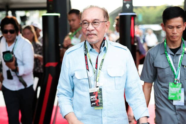 F1 - BAHRAIN GRAND PRIX IN MALAYSIA 2026 Anwar Ibrahim, Prime Minister of Malaysia during the 2026 Formula 1 Bahrain Grand Prix in Malaysia, 16th round of the 2026 Formula One World Championship, WM, Weltmeisterschaft from October 2 to 4, 2026 on the Sepang International Circuit, in Sepang, Malaysia - SepangMalaysia  Copyright: xEricxAlonsox