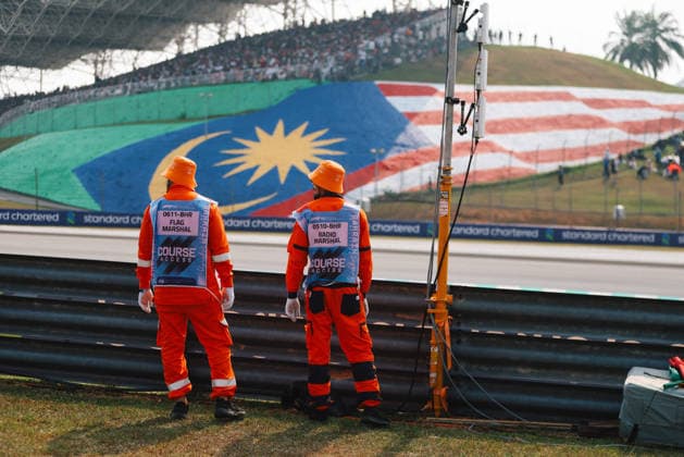 F1 - BAHRAIN GRAND PRIX IN MALAYSIA 2026 marshall, commissaire de piste, marshal, marshalls, marshals during the 2026 Formula 1 Bahrain Grand Prix in Malaysia, 16th round of the 2026 Formula One World Championship, WM, Weltmeisterschaft from October 2 to 4, 2026 on the Sepang International Circuit, in Sepang, Malaysia - SepangMalaysia Copyright: xANTONINxVINCENTx