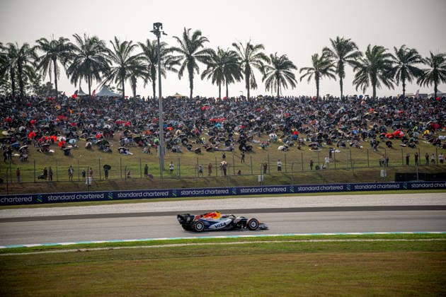 SEPANG, MALAYSIA: Liam Lawson, racing for the Racing Bulls team during the 2026 Formula 1 Bahrain Grand Prix at the Sepang International Circuit in Sepang, Malaysia