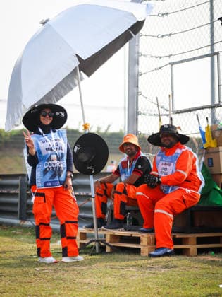 F1 - BAHRAIN GRAND PRIX IN MALAYSIA 2026 marshall, commissaire de piste, marshal, marshalls, marshals during the 2026 Formula 1 Bahrain Grand Prix in Malaysia, 16th round of the 2026 Formula One World Championship, WM, Weltmeisterschaft from October 2 to 4, 2026 on the Sepang International Circuit, in Sepang, Malaysia - SepangMalaysia  Copyright: xANTONINxVINCENTx