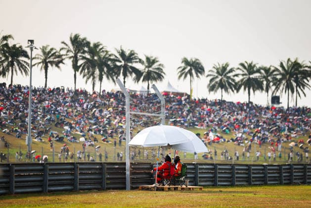 F1 - BAHRAIN GRAND PRIX IN MALAYSIA 2026 marshall, commissaire de piste, marshal, marshalls, marshals during the 2026 Formula 1 Bahrain Grand Prix in Malaysia, 16th round of the 2026 Formula One World Championship, WM, Weltmeisterschaft from October 2 to 4, 2026 on the Sepang International Circuit, in Sepang, Malaysia - SepangMalaysia Copyright: xANTONINxVINCENTx