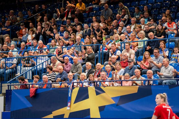 HSG Blomberg Lippe GER vs. HC Podravka CRO, Handball, EHF Champions League Women, Group Stage, October 3, 2026, 2026–2027 Season, Lemgo: Spectators celebrate after a goal by HSG Blomberg Lippe (GER) at the Phoenix Contact Arena in Lemgo, Germany