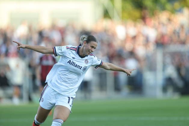 GER, Frankfurt, Eintracht Frankfurt vs. FC Bayern Munich, Google Pixel Women’s Bundesliga, Soccer, DFB, 2026–2027 Season, Stadion am Brentanobad, Matchday 6 in Pictures: Klara Bühl, FC Bayern Munich Women’s U-17, Goal, Celebration and Joy, Emotions. DFB and DFL regulations prohibit any use of photographs as image sequences and or quasi-video. October 3, 2026 Copyright: HMBxMedia HendrikxHamelau