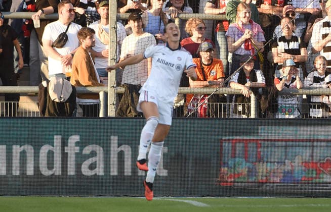 October 3, 2026, xhbx, Soccer, Google Pixel, Women s Bundesliga, Eintracht Frankfurt vs. FC Bayern Munich, Goal celebration, celebrating the goal, 0-1 by Klara Bühl, FC Bayern Munich Women, Frankfurt am Main