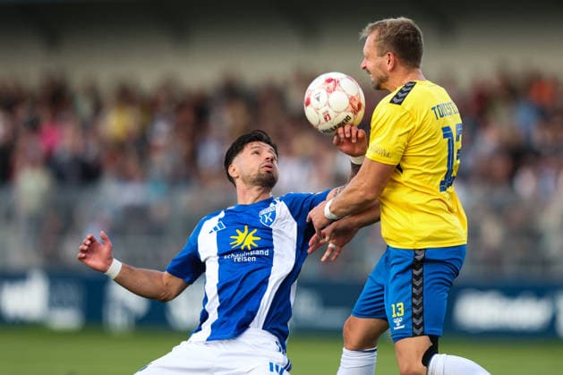 October 3, 2026, Soccer, Men s, Regionalliga Nord, Matchday 12, BSV Kickers Emden vs. SV Todesfelde Semin Kojic (No. 10) of BSV Kickers Emden in a tackle with Christian Rave (No. 13) of SV Todesfelde