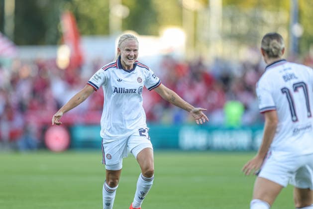 GER, Frankfurt, Eintracht Frankfurt vs. FC Bayern Munich, Google Pixel Women s Bundesliga, Soccer, DFB, 2026–2027 Season, Stadion am Brentanobad, Matchday 6 in pictures (from left): DFB, DFL. REGULATIONS PROHIBIT ANY USE OF PHOTOGRAPHS AS IMAGE SEQUENCES AND OR QUASI-VIDEO, October 3, 2026 Copyright: HMBxMedia HendrikxHamelau
