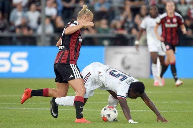 October 3, 2026, xhbx, Soccer Google Pixel Women s Bundesliga, Eintracht Frankfurt vs. FC Bayern Munich, Hanna Bennison (Eintracht Frankfurt Women s Team), Bernadette Amani (FC Bayern Munich Women s Team), Frankfurt am Main