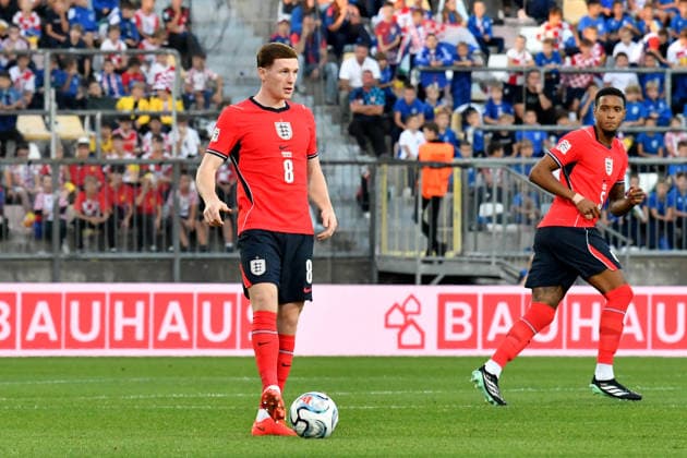 RIJEKA, CROATIA - OCTOBER 03: Elliot Anderson of England (L) during the UEFA Nations League, League A Group A3, match between Croatia and England at Stadion Rujevica, Rijeka on October 03, 2026 in Rijeka, Croatia. (Photo by Natasa Kupljenik Sports Press Photo). Copyright: xNatasaxKupljenikx xSPPx Sportspressphoto_SPR244571