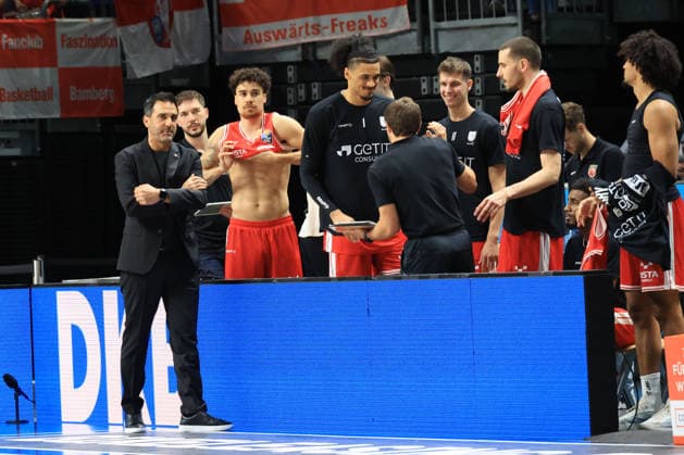 October 3, 2026, Germany, GER, DEU, Basketball, 1st Bundesliga, Day 1, 2026–2027 Season, Berlin, ALBA Berlin vs. Bamberg Head Coach Jesus Ramirez, Bamberg, Bamberg bench, nordphoto GmbH, Engler, Berlin, Uber Arena, Berlin, Germany Copyright: xNordphotox xEnglerx