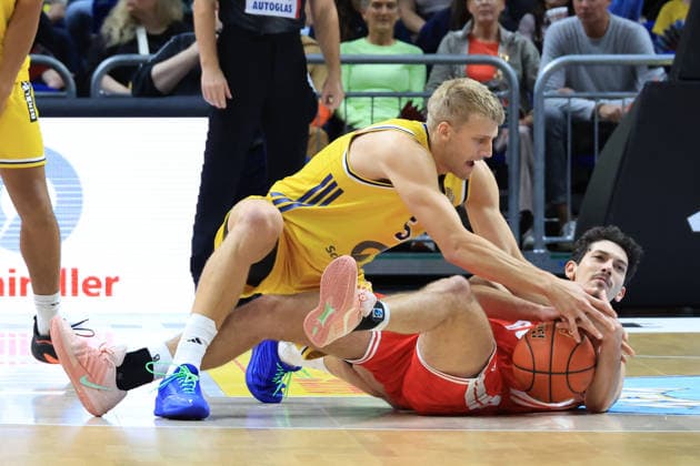 October 3, 2026, Germany, GER, DEU, Basketball, 1st Bundesliga, Day 1, 2026–2027 Season, Berlin, ALBA Berlin vs. Bamberg, Sam Griesel, ALBA Berlin 5, Yuval Hochstadter, Bamberg 66, nordphoto GmbH, Engler Berlin, Uber Arena Berlin, Germany Copyright: xNordphotox xEnglerx