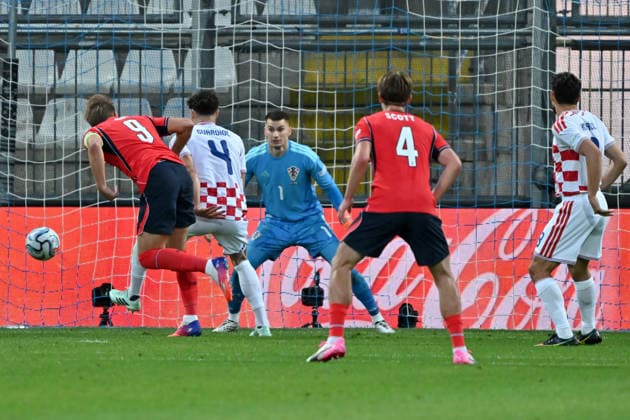 RIJEKA, CROATIA - OCTOBER 03: Harry Kane of England (L) in action against Josko Gvardiol of Croatia (2L) during the UEFA Nations League, League A Group A3, match between Croatia and England at Stadion Rujevica, Rijeka on October 03, 2026 in Rijeka, Croatia. (Photo by Igor Kupljenik Sports Press Photo). Copyright: xIgorxKupljenikx xSPPx Sportspressphoto_SPR244586