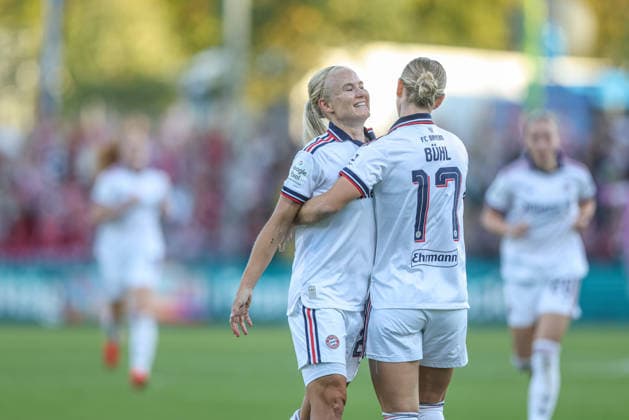 GER, Frankfurt, Eintracht Frankfurt vs. FC Bayern Munich, Google Pixel Women s Bundesliga, Soccer, DFB, 2026–2027 Season, Stadion am Brentanobad, Matchday 6 in Pictures: Pernille Harder, FC Bayern Munich Women s U-21, Goal, Celebration and Joy, Emotions with Klara Bühl, FC Bayern Munich Women’s U-17, 1–0. DFB and DFL regulations prohibit any use of photographs as image sequences and or quasi-video. October 3, 2026 Copyright: HMBxMedia HendrikxHamelau