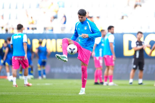 October 3, 2026, Cadiz, Cadiz, Spain: Alvaro Morata of CD Leganes warms up during the Spanish league, LaLiga Hypermotion, football match played between Cadiz CF and CD Leganes at JP Financial stadium on October 3, 2026, in Cadiz, Spain. Cadiz Spain - ZUMAa181 20261003_zaa_a181_018 Copyright: xJoaquinxCorcherox
