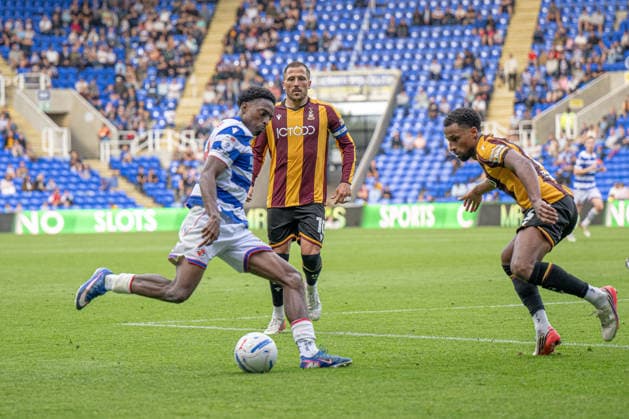 Reading v Bradford City, EFL Sky Bet League 1 Kyreece Lisbie of Reading FC during the EFL Sky Bet League 1 match between Reading and Bradford City at the Select Car Leasing Stadium, Reading, UK on 3 October 2026. Reading Select Car Leasing Stadium Berkshire UK Editorial use only DataCo restrictions apply See www.football-dataco.com , Copyright: xStevexBaileyx PSI-24965-0084