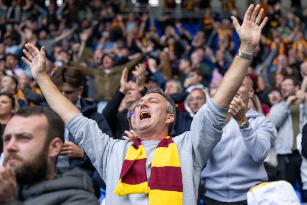 Reading v Bradford City, EFL Sky Bet League 1 Bradford fans during the EFL Sky Bet League 1 match between Reading and Bradford City at the Select Car Leasing Stadium, Reading, UK on 3 October 2026. Reading Select Car Leasing Stadium Berkshire UK Editorial use only DataCo restrictions apply See www.football-dataco.com , Copyright: xStevexBaileyx PSI-24965-0099