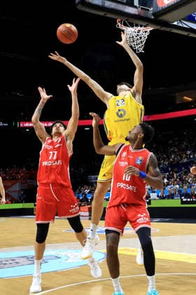 October 3, 2026, Germany, GER, DEU, Basketball, 1st Bundesliga, Day 1, 2026–2027 Season, Berlin, ALBA Berlin vs. Bamberg, Nevio Bennefeld (ALBA Berlin) 22, Joshua Obiesie (Bamberg) 77, Mylik Wilson (Bamberg) 10, nordphoto GmbH, Engler Berlin, Uber Arena, Berlin, Germany Copyright: xNordphotox xEnglerx