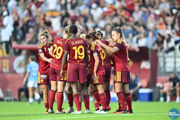 IPA89265241 - The A.S. Roma team celebrates the 1-0 goal during the Serie A Women s League match between Roma and Lazio, the AS Roma vs. SS Lazio Women match in the Italian Serie A Women s League, held in Rome, Italy, on October 3, 2026  Copyright: xClaudioxEnea IPAxSportx xx IPA89265241