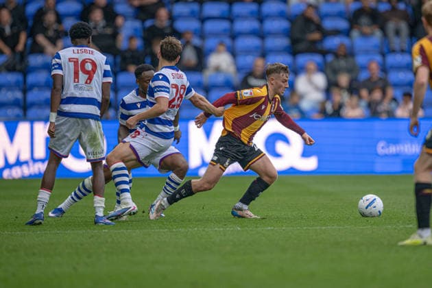 Reading v Bradford City, EFL Sky Bet League 1 Bobby Pointon of Bradford City during the EFL Sky Bet League 1 match between Reading and Bradford City at the Select Car Leasing Stadium, Reading, UK on 3 October 2026. Reading Select Car Leasing Stadium Berkshire UK Editorial use only DataCo restrictions apply See www.football-dataco.com , Copyright: xStevexBaileyx PSI-24965-0139