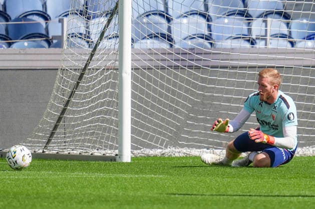 Soccer, Nations League Portugal vs. Norway, Nations League Porto, Portugal 20261003 Norway’s goalkeeper Egil Selvik during training at Estadio do Dragão on the day of the match against Portugal. Photo: Lise Aserud, NTB, Porto, Portugal. EDITORIAL USE ONLY. RESTRICTED USE FOR BETTING COMPANIES  Copyright: xLisexAserudx xNTBx