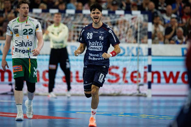 Opel HBL SG Flensburg Handewitt vs. FRISCH AUF Göppingen, October 3, 2026—Celebration: Patrick Volz (No. 28) celebrates a goal, SG Flensburg Handewitt Opel HBL SG Flensburg Handewitt vs. FRISCH AUF Göppingen, GGW Arena on October 3, 2026 Copyright: xBEAUTIFULxSPORTS MarioxM.xKobergx