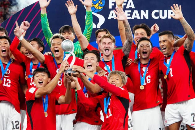 HONG KONG-SPORTS ASEAN-CUP Players of Hong Kong, China lift the trophy after defeating Cambodia 2-0 to win the FIFA ASEAN Challenge Cup at Kai Tak Stadium in Hong Kong on October 3, 2026. (Photo by Zulu Lo TMHK via Nexpher Images) Hong Kong