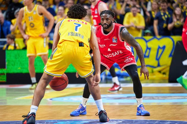 Jack Kayil, ALBA Berlin, 07; Jordan Jones, Bamberg Baskets, 04; GER; ALBA Berlin vs. BMA 365 Bamberg Baskets; Men s Basketball; easy Credit BBL; 2026–27 Season; Matchday 4, October 3, 2026 GER, ALBA Berlin vs. BMA 365 Bamberg Baskets, Men s Basketball, easyCredit BBL, 2026–27 Season, Matchday 4, October 3, 2026 Berlin Copyright: xClaudiusxRauch,xEibner-Pressefotox xClaudiusxRauchx EP_CRH