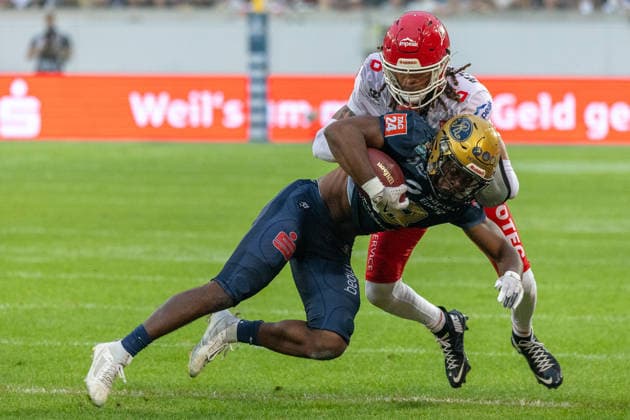 Tofunmi Lala (Dresden Monarchs, 08 Running Back) tackled by Devin Hembry (Potsdam Royals, 06 Defensive Back) Dresden Monarchs vs Potsdam Royals, American Football, German Football League, Week 22, Championship Game, 2026, 03.10.2026, Dresden Rudolf Harbig Stadion Saxony Germany Copyright: xPFA SebastianxJustx
