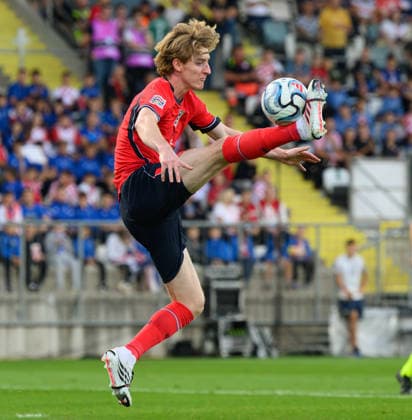 03 October 2026 - Croatia v England - UEFA Nations League - Stadion HNK - Rijeka - Croatia. Croatia v England - UEFA Nations League - Stadion HNK - Rijeka - Croatia. England s Anthony Gordon in action. Picture : Mark Pain RIJEKA CROATIA Copyright: xMarkxPainx
