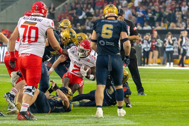 Chrisman Kyei (Potsdam Royals, 02 Running Back) stopped by the Monarchs Defense Dresden Monarchs vs Potsdam Royals, American Football, German Football League, Week 22, Championship Game, 2026, 03.10.2026, Dresden Rudolf Harbig Stadion Saxony Germany Copyright: xPFA SebastianxJustx