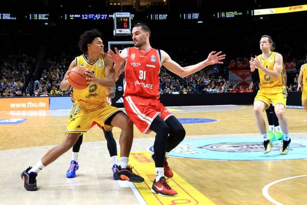 October 3, 2026, Germany, GER, DEU, Basketball, 1st Bundesliga, Day 1, 2026–2027 Season, Berlin, ALBA Berlin vs. Bamberg, Jack Kayil (ALBA Berlin) 7, Daniel Keppeler (Bamberg) 31, nordphoto GmbH, Engler Berlin, Uber Arena, Berlin, Germany Copyright: xNordphotox xEnglerx