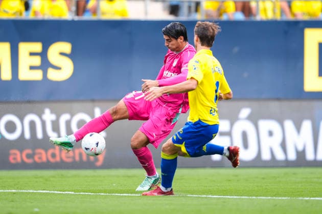 October 3, 2026, Cadiz, Cadiz, Spain: Alvaro Morata of CD Leganes controls the ball during the Spanish league, LaLiga Hypermotion, football match played between Cadiz CF and CD Leganes at JP Financial stadium on October 3, 2026, in Cadiz, Spain. Cadiz Spain - ZUMAa181 20261003_zaa_a181_030 Copyright: xJoaquinxCorcherox
