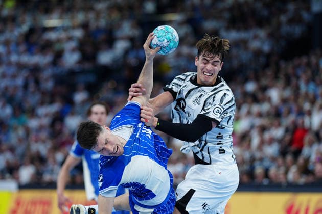 Alex Dujshebaev, VfL Gummersbach, 10; Julian Köster, THW Kiel, 07 GER; THW Kiel vs. VfL Gummersbach, Handball, 1st Bundesliga, Matchday 7, 2026–2027 Season, October 3, 2026 GER, THW Kiel vs. VfL Gummersbach, Handball, 1st Bundesliga, Matchday 7, 2026–2027 Season, October 3, 2026 Kiel Copyright: xEibner-Pressefoto MarcelxvonxFehrnx EP_MFN