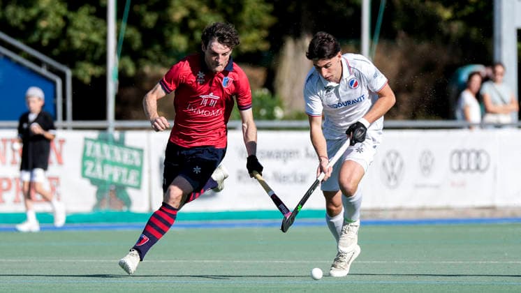 From left: Frederik Gohlke (BHC), 11, Agus Bonnano (MHC), 8, tackle, game scene, duel, tackle, tackling, dynamic, action, 03 10 2026, Mannheim, Germany, hockey, 1st Bundesliga, men’s, Mannheimer HC vs. Berliner HC xozx