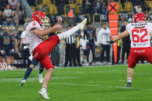 Corey Jeeves (Potsdam Royals, 5) punts the ball, Dresden Monarchs vs Potsdam Royals, American Football, GFL, German Football League, Season 2026, GFL-Bowl, 03.10.2026, GFLBowl2026 Photo: PFA Klaus Sack Dresden Rudolf-Harbig-Stadion Deutschland Copyright: xPFA KlausxSackx