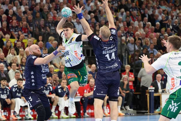 October 3, 2026, xBHAx, Handball, Opel HBL, 2026–2027 Season, 1st HBL, SG Flensburg Handewitt vs. FRISCH AUF Göppingen, GGW Arena; Arnar Freyr Arnarsson (SG Flensburg Handewitt), 41, against Elias Newel (FRISCH AUF Göppingen), 40, and Emil Bergholt (SG Flensburg Handewitt), 14; Schleswig-Holstein, Germany