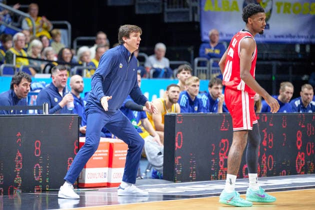 Pedro Calles, ALBA BERLIN, Head Coach; Mylik Wilson, Bamberg Baskets, 10, GER, ALBA Berlin vs. BMA 365 Bamberg Baskets, Men s Basketball, easy Credit BBL, 2026–27 Season, Matchday 4, October 3, 2026, GER, ALBA Berlin vs. BMA 365 Bamberg Baskets, Men s Basketball, easyCredit BBL, 2026–27 Season, Matchday 4, October 3, 2026, Berlin Copyright: xClaudiusxRauch,xEibner-Pressefotox xClaudiusxRauchx EP_CRH