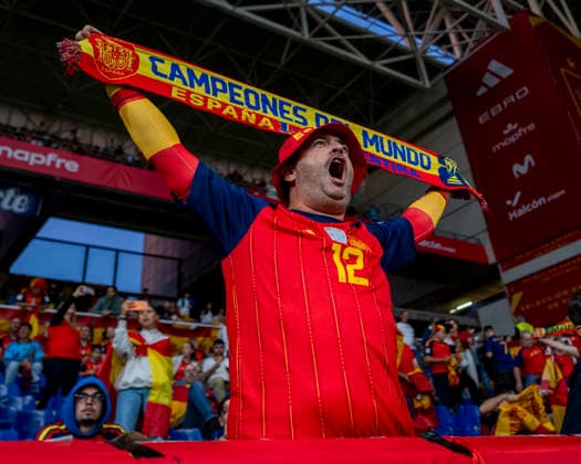 Spain v Czechia - UEFA Nations League 2026 27 Group A3 MD3 OVIEDO, SPAIN - OCTOBER 3: Spanish fan is seen prior to the UEFA Nations League 2026 27 group phase match between Spain and Czechia at Estadio Carlos Tartiere on October 3, 2026 in Oviedo, Spain. Oviedo Estadio Carlos Tartiere Oviedo Spain Copyright: xAlbertoxGardinx AGardin_20261003_Foot_Spa_Cze_0007