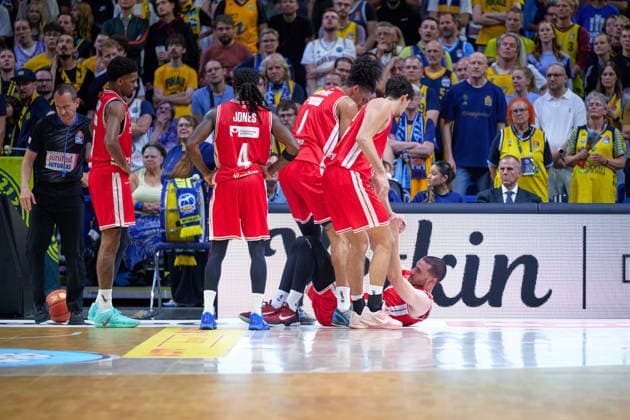 Daniel Keppeler, Bamberg Baskets, 31, on the floor, GER, ALBA Berlin vs. BMA 365 Bamberg Baskets, Men s Basketball, easy Credit BBL, 2026–27 Season, Matchday 4, October 3, 2026, GER, ALBA Berlin vs. BMA 365 Bamberg Baskets, Men s Basketball, easyCredit BBL, 2026–27 Season, Matchday 4, October 3, 2026, Berlin Copyright: xClaudiusxRauch,xEibner-Pressefotox xClaudiusxRauchx EP_CRH