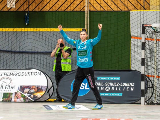 Mikaela Sobrinho Possatti of Frisch Auf Women, No. 01, pumps her fists in celebration; SG Nürtingen Zizishausen vs. Frisch Auf Göppingen, Handball, DHB Cup, 2026–2027 season, October 3, 2026, SG Nürtingen Zizishausen vs. Frisch Auf Göppingen, Handball, DHB Cup, 2026–2027 season, October 3, 2026, Nürtingen Copyright: xMichaelxSchmidt Eibner-Pressefotx EP_MST