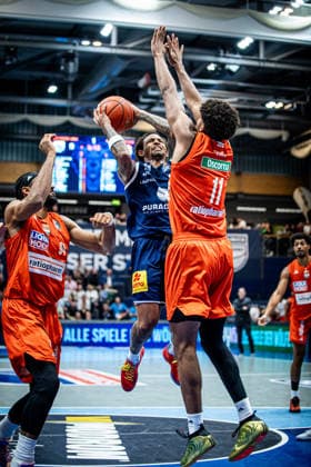 BB 1BL Men s Syntainics MBC vs. Ratiopharm Ulm: DeLonnie Hunt (Syntainics MBC) and Meissa Faye (Ratiopharm Ulm) during the 2026–2027 season in the 1 EasyCredit Bundesliga on Matchday 4 between Syntainics MBC and Ratiopharm Ulm at the Stadthalle Weissenfels on October 3, 2026, in Weissenfels, Saxony-Anhalt, Germany