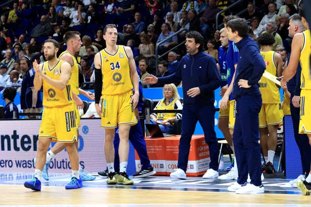 October 3, 2026, Germany, GER, DEU, Basketball, 1st Bundesliga, Day 1, 2026–2027 Season, Berlin, ALBA Berlin vs. Bamberg ALBA Players, Head Coach Pedro Calles (ALBA Berlin), Assistant Coach Sebastian Trzcionka (ALBA Berlin), nordphoto GmbH, Engler Berlin, Uber Arena Berlin, Germany Copyright: xNordphotox xEnglerx